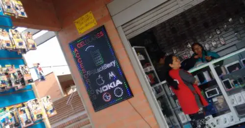 VENTA DE ACCESORIOS Y CELULARES VENTA DE ACCESORIOS Y CELULARES